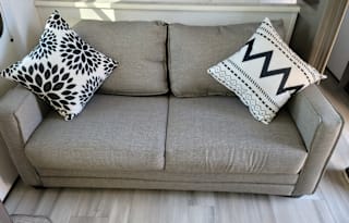 2022 Luxury King Suite Lake Getaway
