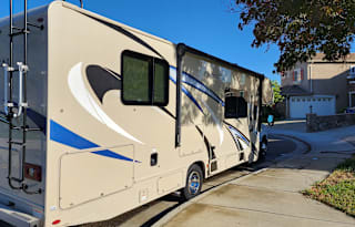 2019 Thor Motor Coach Chateau 31Y