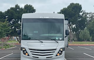 Rick and Cindy's 2023 Fleetwood Flair 32N