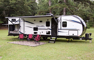 Outdoor Kitchen & Bunk Room! Sleeps 8+