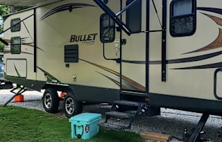 Family Friendly 2015 Keystone RV Bullet 287QBS