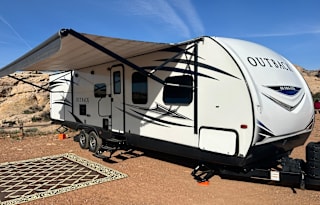 2018 Keystone RV Outback Ultra Lite Trailer