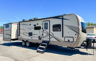 2018 Forest River RV Rockwood Signature 8326bhs