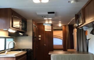 Easy Towing Coachman with 3 Full size Queen beds!!!