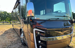 Luxurious Entegra Aspire w/Bunk beds