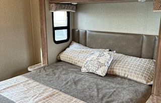 2019 Entegra Coach 31 V