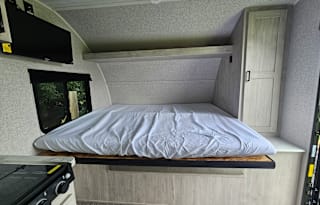 G&M Adventurer RV Rental