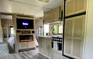 2020 Coachmen RV Freedom Express