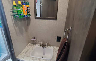 RV Delivery-Sleeps 6-8 Bunk Bed, AC/Heat 30amp