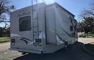2018 Thor Motor Coach Four Winds 30D Bunkhouse