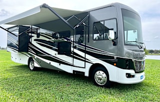 “Maggie” The Big Bus For The Whole Fam