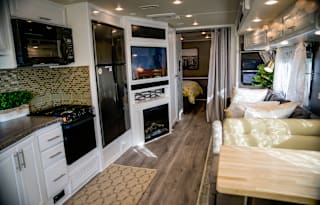 Renovated Bounder 33C Loaded 4 Fun/Great Floorplan