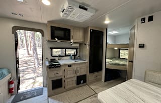 2024 EAST TO WEST Della Terra 181BHSLE