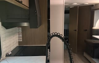 2025 Salem cruise lite - king bed with bunk beds!