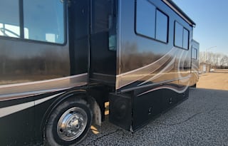 2000 Fleetwood RV Discovery 36Q