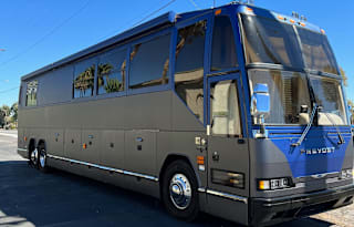 2001 Prevost Luxury Coach