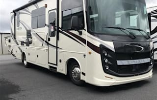 “Nikkiwoo Travels RV Rental”