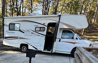 2013 Coachmen RV Freelander 21QB Chevy 4500