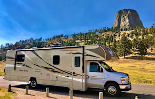 Captain! Winnebago Minnie Winnie 31'-7 Passengers