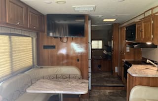 2019 Class C Leprechaun with CRV Supersprings Ride