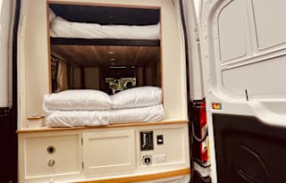 Camper Van Seats & Sleeps 4