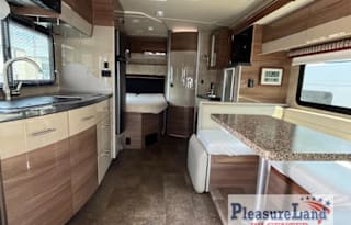 2017 Winnebago View - Easy to Drive!
