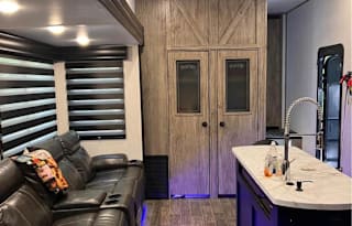2022 Forest River Cherokee Arctic Wolf Suite 3770