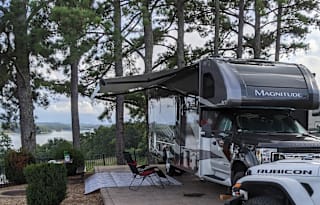 2020 Thor Motor Coach Magnitude BB35