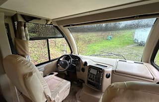Easy to Drive Class A – 2015 Thor Vegas 24.1