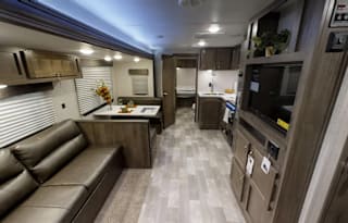 2021 EAST TO WEST Della Terra 312BH