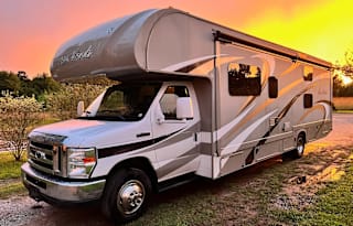 2015 Thor Motor Coach Four Winds 31E Bunkhouse