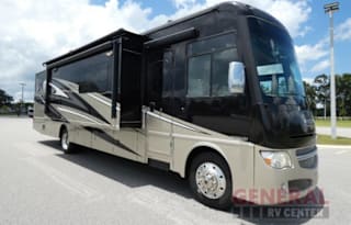 2015 Winnebago Adventurer 38Q