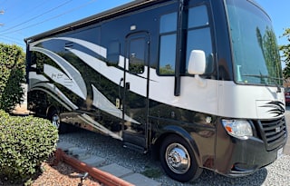 2017 Newmar Bay Star Sport 2812