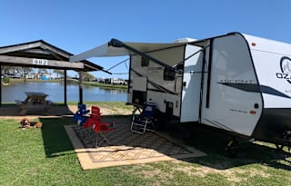 Fred’s Camper Rentals w/Bunks