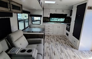2021 Venture RV SportTrek 251VRK