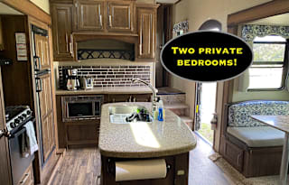 Luxury Desert Wanderer-Two Private Bedrooms