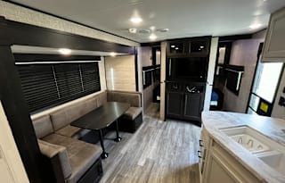 Queen bed, 2 bunks - commercially insured!
