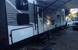 2017 Coleman 28 Foot Bunk house