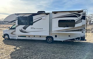 Jayco Greyhawk , Spacious, Like new, Pet Friendly