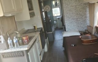 1989 Fleetwood RV Bounder 34W