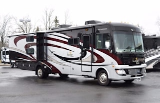 2014 Fleetwood Bounder 34b