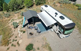Elegant Class A Motorhome – Explore the Rockies
