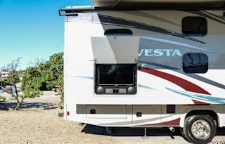 Glamping Vesta w/ bunk-beds, WiFi, auto-levelers