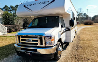 2022 Coachmen RV Freelander 27QB Ford 350