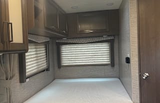 2021 Thor Motor Coach - Freedom Elite