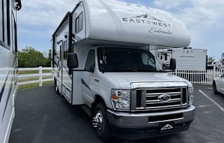 2022 EAST TO WEST Entrada 2900DS ENDLESS ADVENTURE