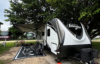 Small Family luxury Camper Rental