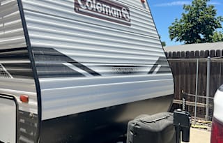 2022 Dutchmen RV Coleman Lantern Series 242BH