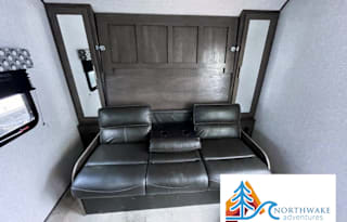 Northwake Adventures | 26' Stocked RV – Sleeps 7!