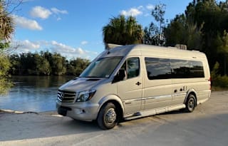 Van-Life+Lux